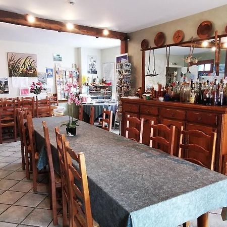 Le Fidele Panzió Saint-Chamant Kültér fotó